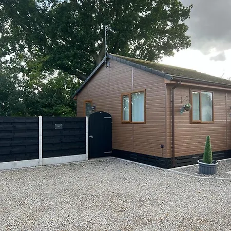 Holiday home Cherry With Hot Tub *