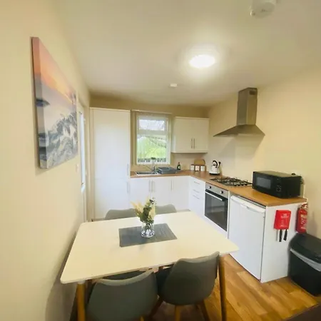 Cherry With Hot Tub Holiday home York